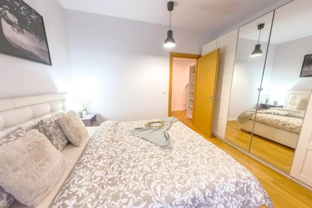 Old Town Spacious Apartment Bucharest Exterior photo